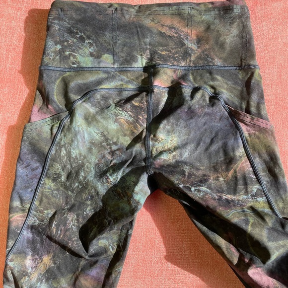 Lululemon Fast & Free 7/8 - size 4 - Radiant Multi - Picture 4 of 6